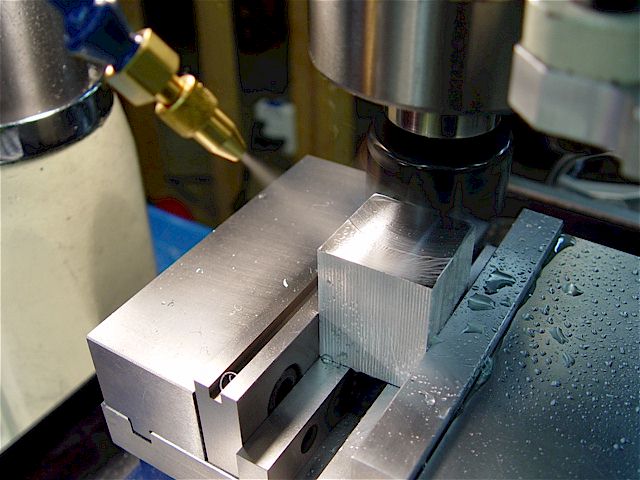 Guida all’acquisto di un pantografo CNC per falegnamerie e artigiani: materiali, costi e modelli | DF Fiore Installazioni